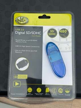 Gear Head CR3500SDHC USB 2.0 Digital SD/SDHC Card Reader